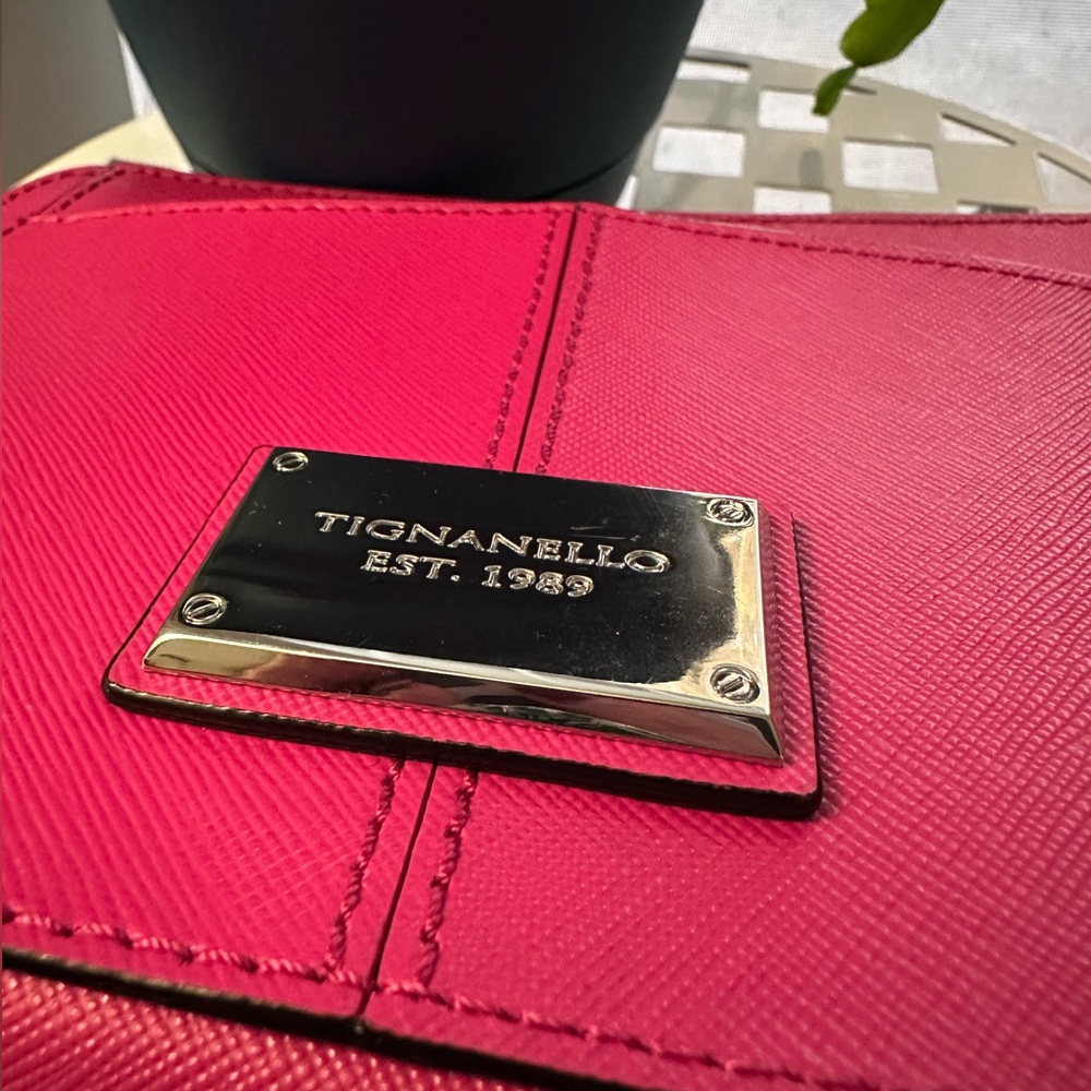 Tignanello vibrant pink crossbody bag - Picture 7 of 11